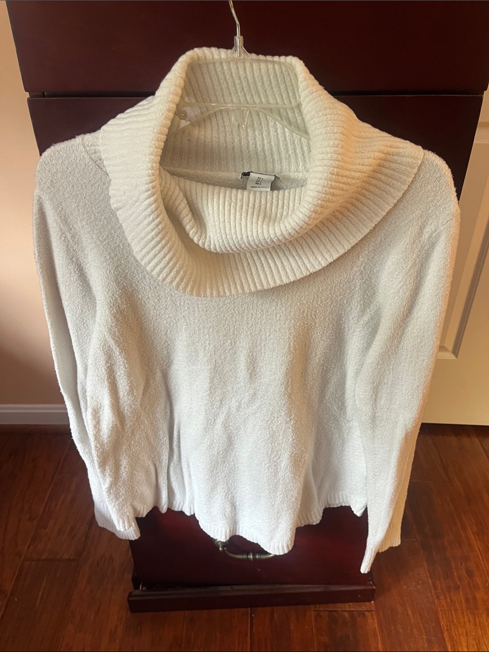 Women’s Rachel Zoe Soft White Cowl Neck Sweater. Size L.